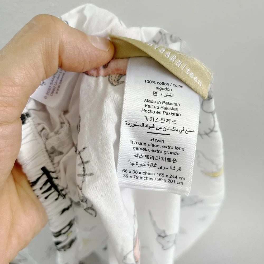 POTTERY BARN Hello Kitty Halloween Glow-in-the-Dark Fitted Sheet